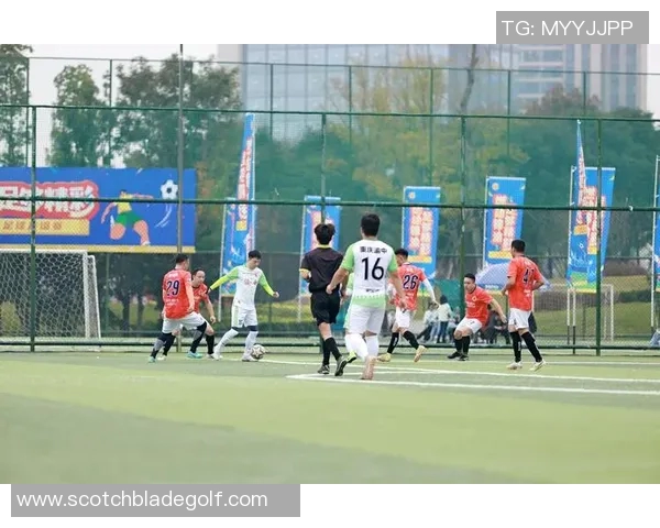 成都足球队个人能力提升之路与团队协作的重要性探讨