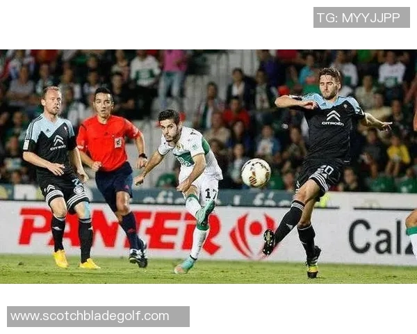 比利亚斯主场迎战巴伦西亚双方争夺关键三分的激烈对决