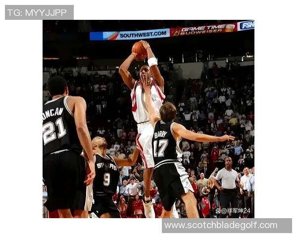 麦迪在对阵马刺的比赛中狂砍37分震撼全场成就经典瞬间