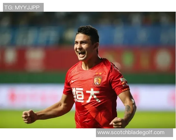 克鲁赛罗与帕尔梅的激烈对决展现巴西足球的魅力与激情